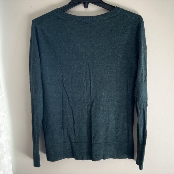 BANANA REPUBLIC LONGSLEEVE - Picture 4 of 4